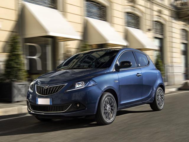 Lancia Ypsilon 1.0 HYBRID SILVER MANUALE OK NEOPATENTATO usato a BARZANò