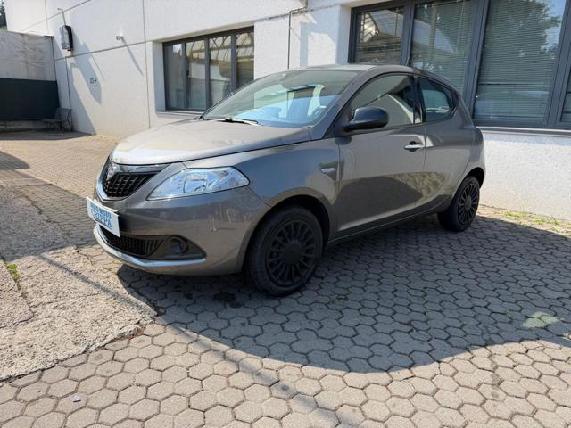 Lancia Ypsilon 1.0 HYBRID SILVER MANUALE OK NEOPATENTATO - foto 2 di 4