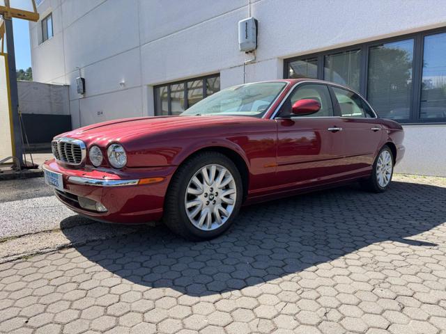 Jaguar XJ 4.2 BENZINA V8 EXECUTIVE, del 2004, 75.000 km, in vendita a BARZANò (LC)