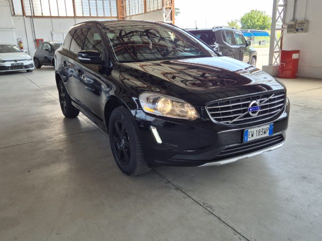 Volvo XC60 D3 Geartronic R-design Momentum - foto 2 di 4