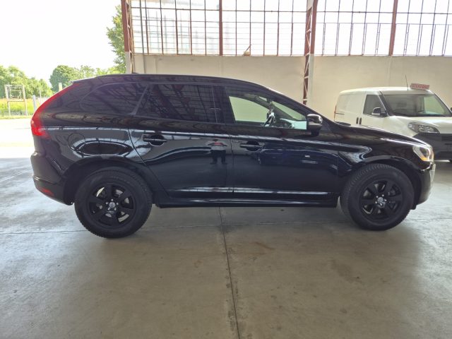Volvo XC60 D3 Geartronic R-design Momentum - foto 3 di 4