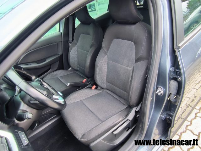 Renault Clio 1.6 E-TECH HYBRID 90CV BUSINESS, del 2021, 115.000 km, in vendita a San Salvatore Telesino (BN)