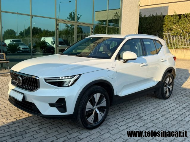 Volvo XC40 T4 Recharge plug-in hybrid - foto 2 di 25