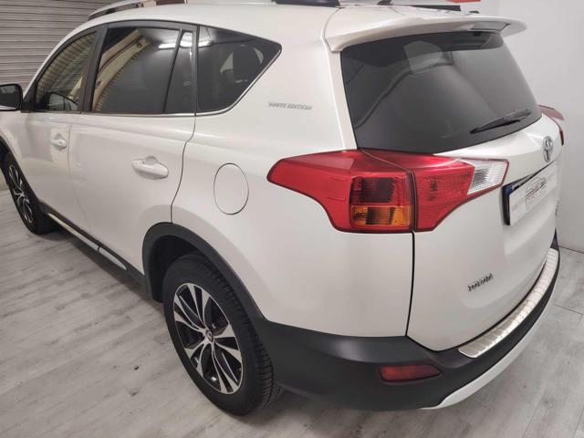 Toyota RAV 4 MY23 RAV4 2.2 D-CAT A/T 4WD Lounge White Ed. - foto 4 di 4