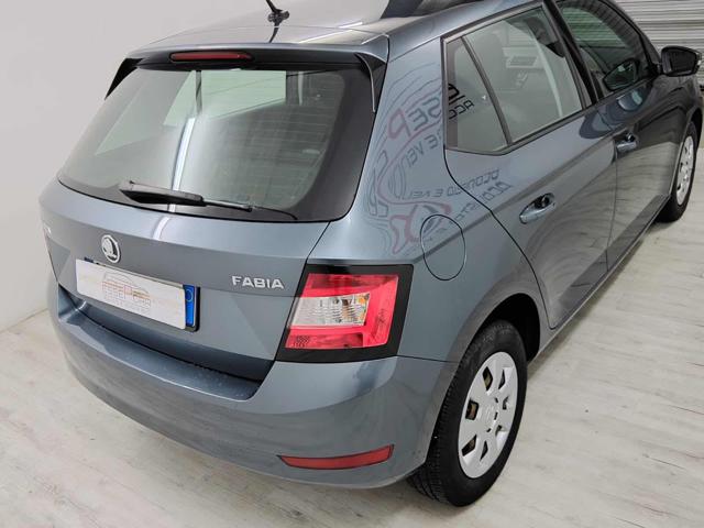 Skoda Fabia 1.0 MPI 60 CV Design Edition - foto 3 di 4
