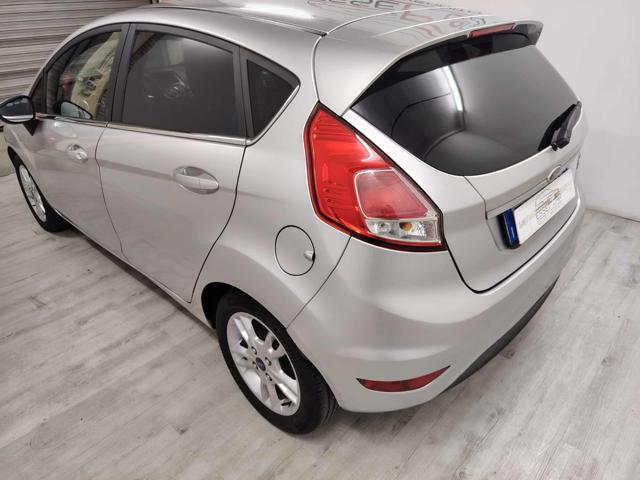 Ford Fiesta 1.5 TDCi 75CV 5 porte Titanium - foto 3 di 4