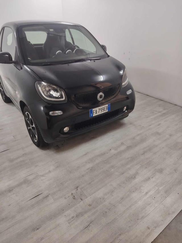 smart forTwo 70 1.0 twinamic Urban - foto 2 di 4