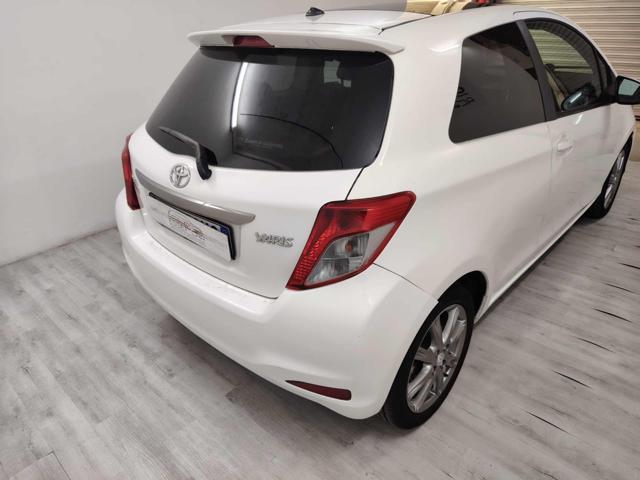 Toyota Yaris 1.3 3 porte Style - foto 3 di 4