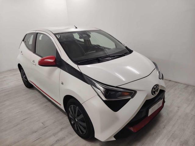 Toyota Aygo 1.0 VVT-i 72 CV 5 porte x-cite - foto 2 di 4