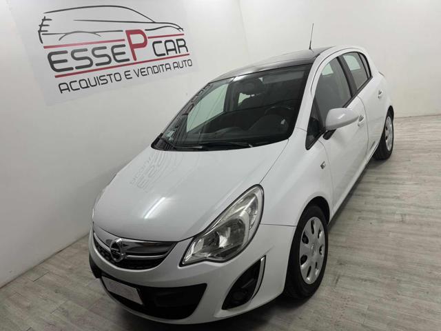 Opel Corsa 1.2 5 porte Cosmo, del 2011, 108.000 km, in vendita a Gerenzano (VA)
