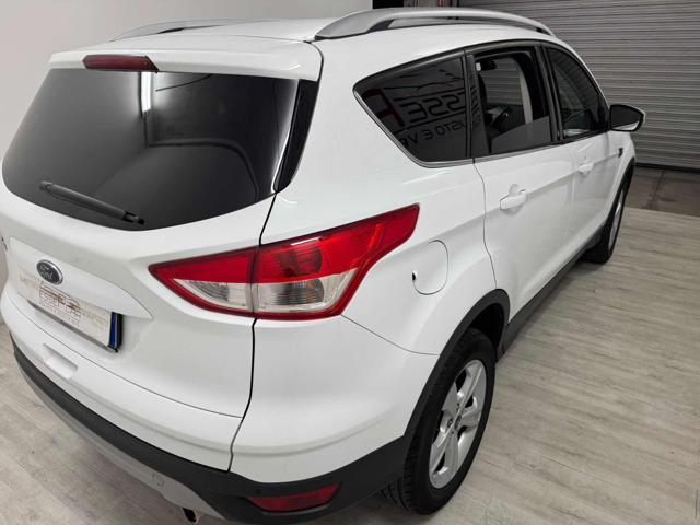 Ford Kuga 2.0 TDCI 150 CV S&S 2WD Titanium - foto 3 di 4