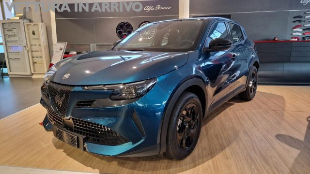 Alfa Romeo Junior 1.2 145 CV Hybrid eDCT6 - foto 2 di 4