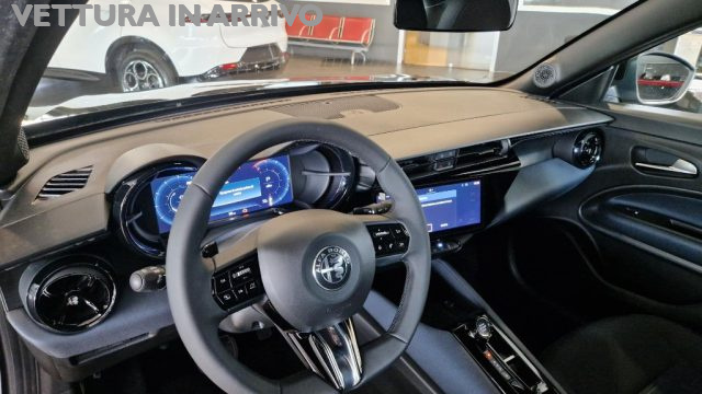 Alfa Romeo Junior 1.2 145 CV Hybrid eDCT6 - foto 4 di 4