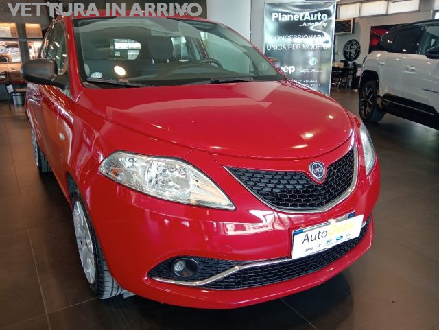 Lancia Ypsilon 1.2 69 CV 5 porte - foto 2 di 4