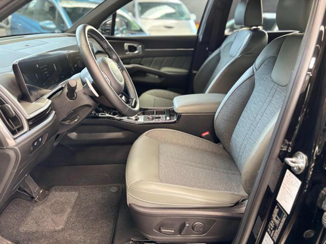 Kia Sorento 2.2 CRDi DCT8 AWD Style, del 2024, 26.000 km, in vendita a Pesaro (PU)