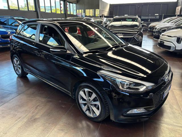 Hyundai i20 1.2 84 CV 5 porte Comfort, del 2015, 99.000 km, in vendita a Pesaro (PU)