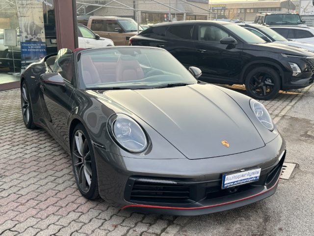 Porsche 992 Carrera 4S Cabriolet - foto 4 di 4