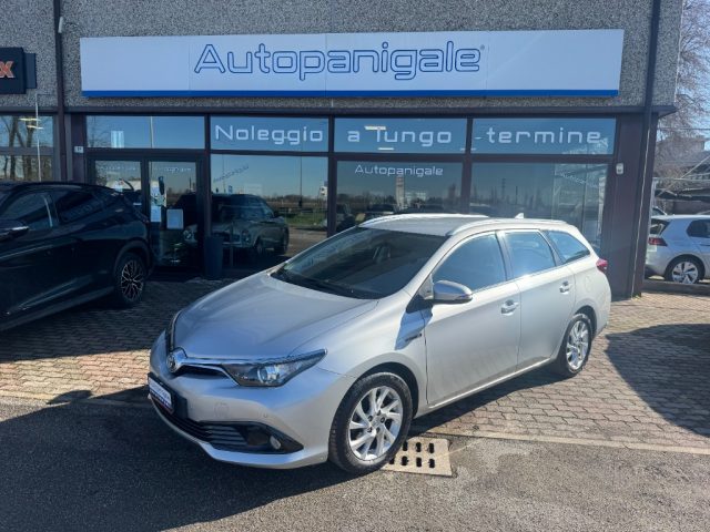 Toyota Auris Touring Sports 1.8 Hybrid Active usato a BOLOGNA
