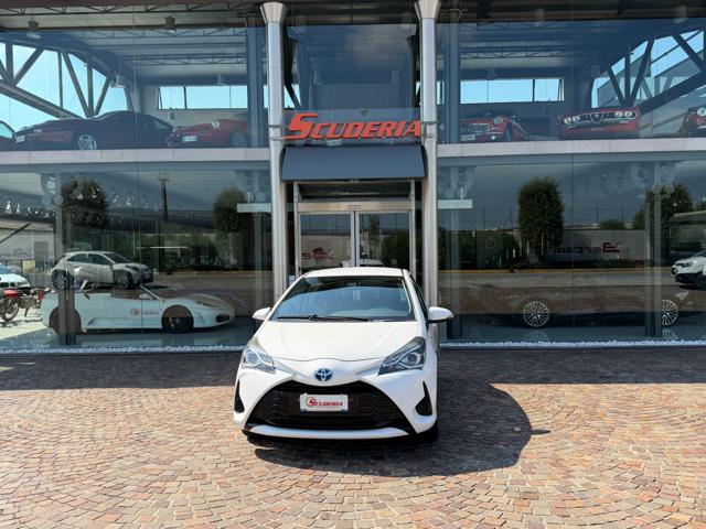 Toyota Yaris 1.5 Hybrid 5 porte Cool Neopatentati usato a CASTIGLIONE DELLE STIVIERE