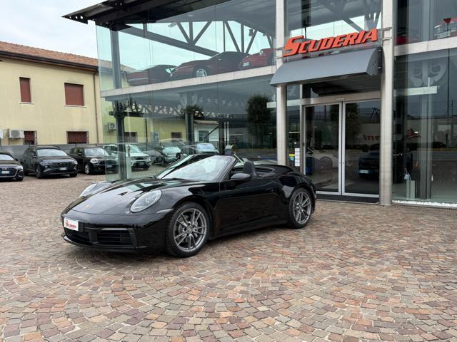 Porsche 911 992 Carrera Cabriolet - foto 2 di 4