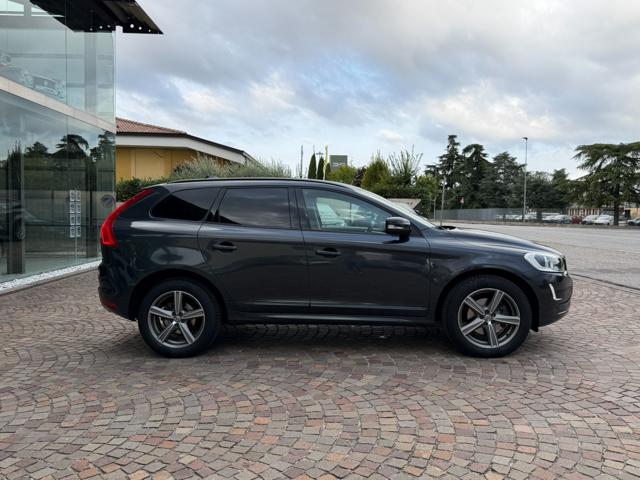 Volvo XC60 D4 AWD Geartronic Kinetic - foto 3 di 4