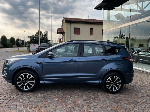 Ford Kuga 1.5 EcoBoost 120 CV S&S 2WD ST-Line - foto 3 di 4