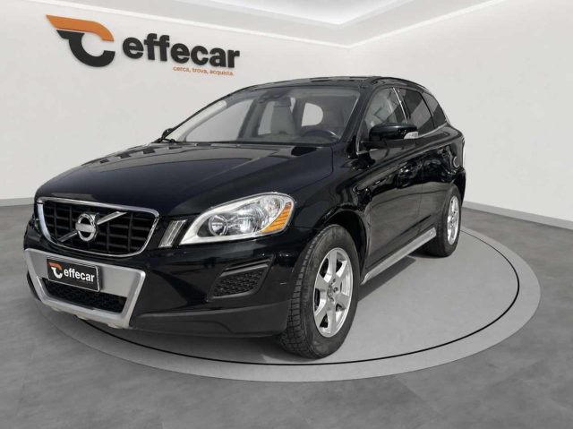 Volvo XC60 D5 AWD 4X4 AUTOMATICA 205 CV usato a RONCADELLE