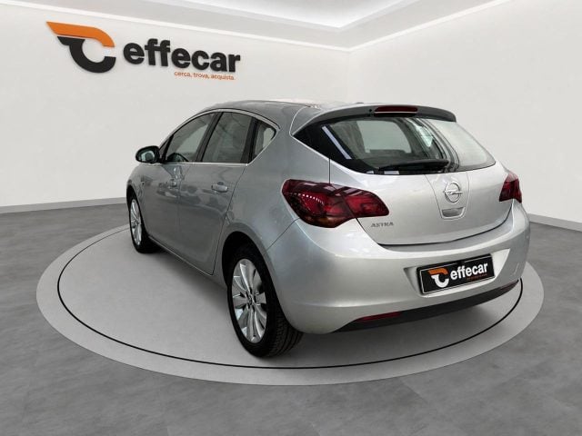 Opel Astra 1.6 16V VVT 5 porte Cosmo - foto 4 di 14