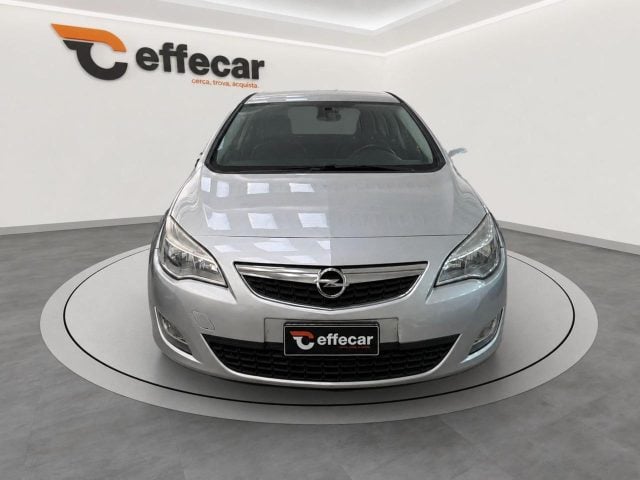 Opel Astra 1.6 16V VVT 5 porte Cosmo - foto 2 di 14