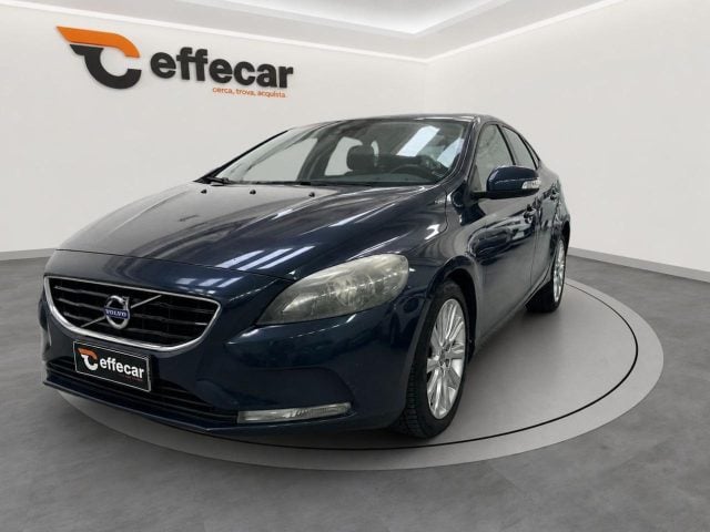 Volvo V40 D2 1.6 Summum, del 2012, 283.775 km, in vendita a Roncadelle (BS)