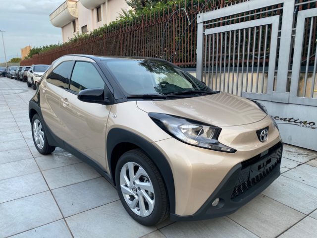 Toyota Aygo X 1.0 VVT-i 72 CV 5 porte Active S-CVT PRONTA CONSEG - foto 2 di 4