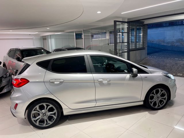 Ford Fiesta 1.5 EcoBlue 5 porte ST-Line, del 2020, 42.000 km, in vendita a Sant Antonio Abate (NA)