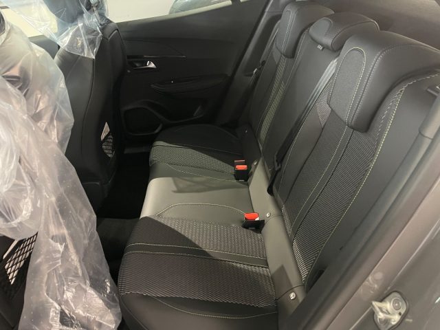 Peugeot 2008 Hybrid 145 e-DCS6 GT VARI COLORI km 0 a SANT ANTONIO ABATE