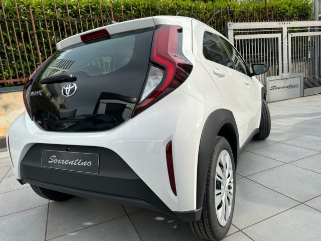 Toyota Aygo X 1.0 VVT-i 72 CV 5 porte Active S-CVT km 0 a SANT ANTONIO ABATE
