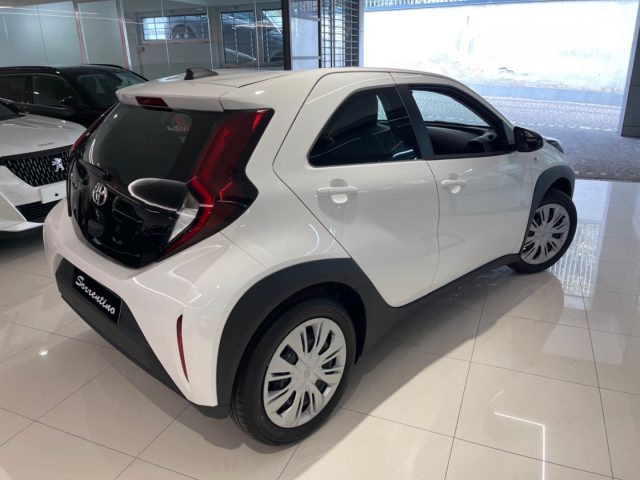 Toyota Aygo X 1.0 VVT-i 72 CV 5 porte Active S-CVT - foto 3 di 4