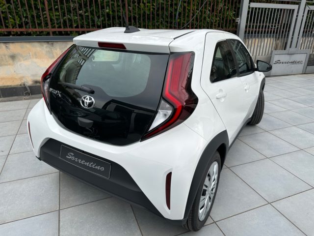 Toyota Aygo X 1.0 VVT-i 72 CV 5 porte Active S-CVT, del 2025, 10 km, in vendita a Sant Antonio Abate (NA)