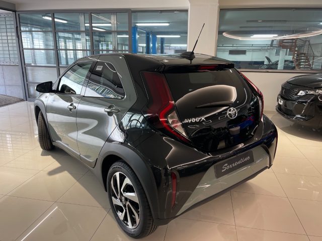Toyota Aygo X 1.0 VVT-i 72 CV Trend S-CVT PRONTA CONSEGNA - foto 2 di 4