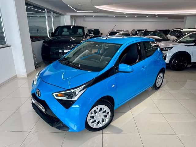 Toyota Aygo Connect 1.0 VVT-i 72 CV 5 porte x-cool - foto 3 di 4