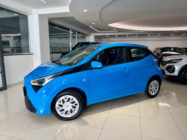 Toyota Aygo Connect 1.0 VVT-i 72 CV 5 porte x-cool usato a SANT ANTONIO ABATE