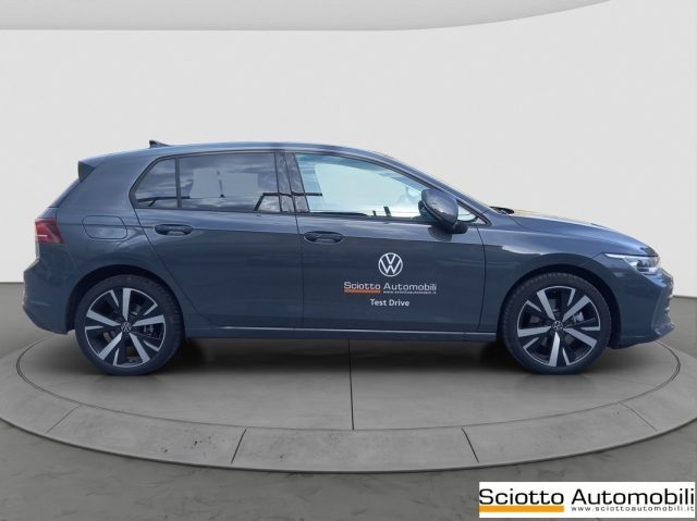Volkswagen Golf 1.5 TSI eHybrid DSG Life, del 2025, in vendita a Messina (ME)