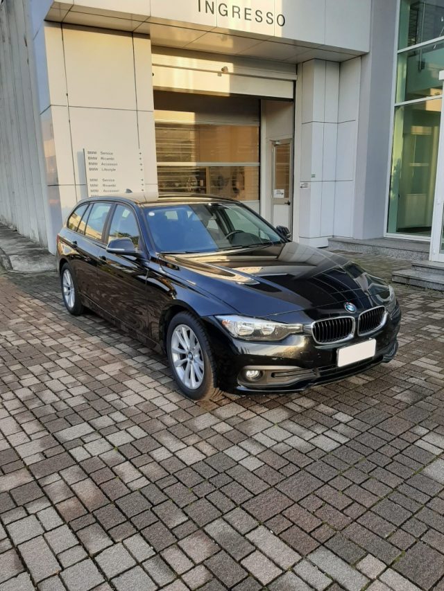 BMW 320 d Touring Business Advantage usato a SARONNO