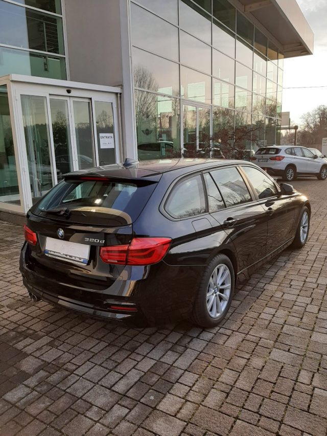 BMW 320 d Touring Business Advantage - foto 2 di 4