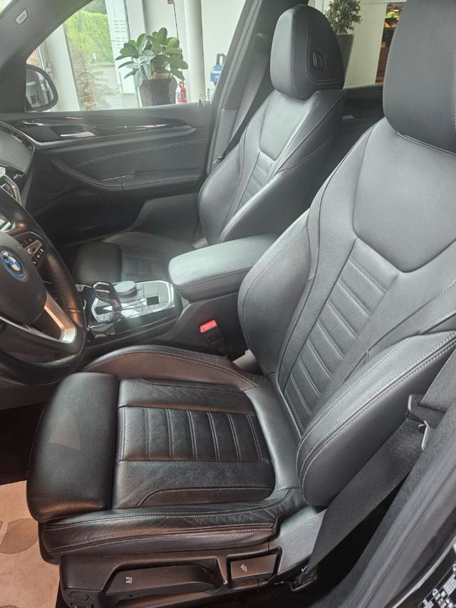 BMW X3 xDrive30e - foto 3 di 4