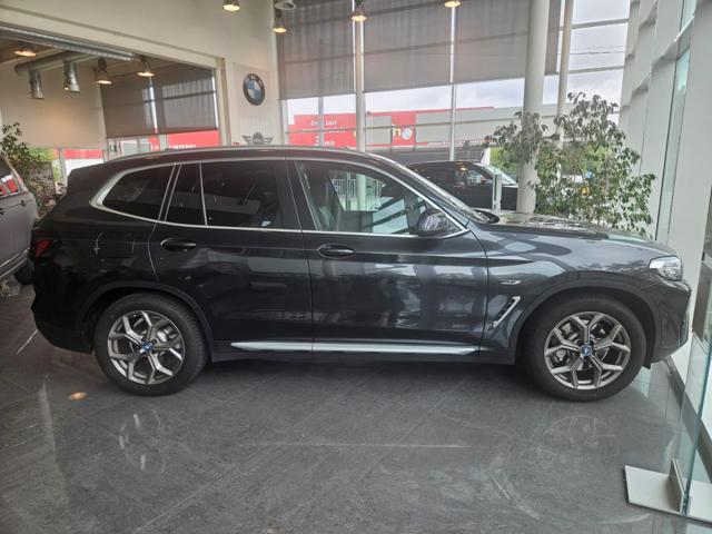 BMW X3 xDrive30e - foto 4 di 4