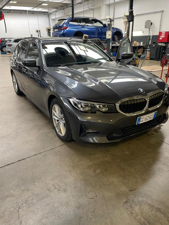 BMW 318 d 48V Touring Business Advantage usato a SARONNO