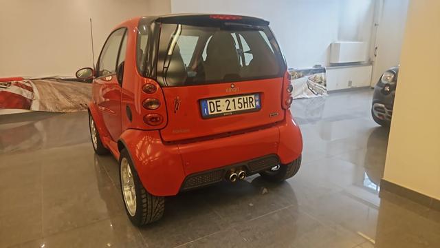smart forTwo 700 coupé Brabus (55 kW) - foto 4 di 7