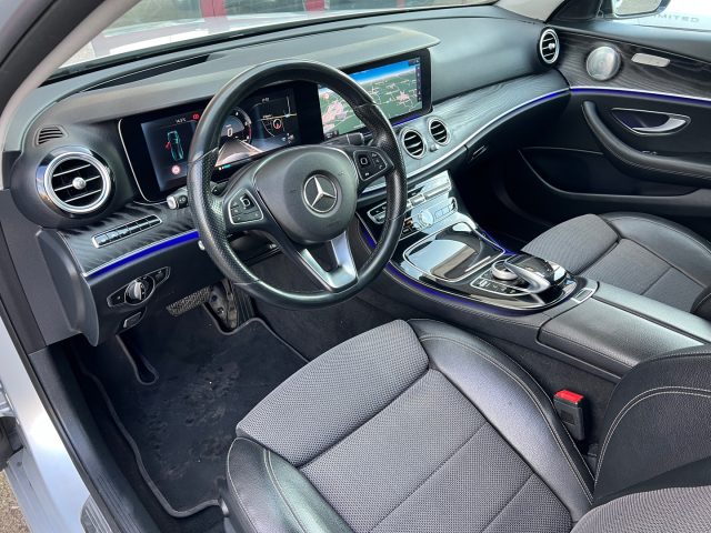 Mercedes-Benz E 220 d S.W. Auto Premium AMG - foto 4 di 4