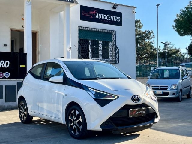 Toyota Aygo Connect 1.0 VVT-i 72 CV x-play MMT PREZZO REALE!, del 2020, 26.700 km, in vendita a Roma (RM)