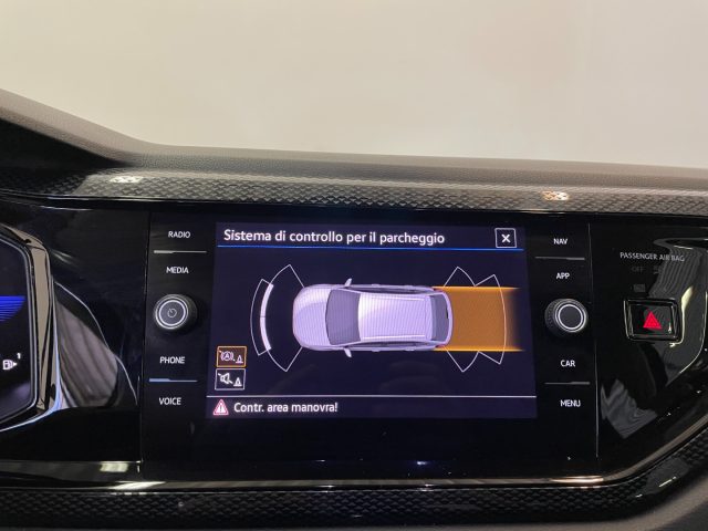 Volkswagen Taigo 1.0 TSI Life 5P Manuale * OK NEOPATENTATI *, del 2022, 67.863 km, in vendita a Andalo Valtellino (SO)