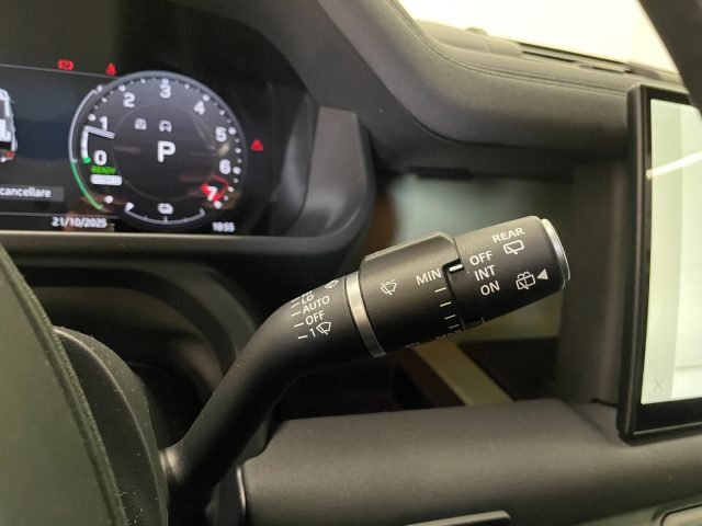 Land Rover Defender 110 2.0 Si4 PHEV AWD 75th Limited Edit. 404CV, del 2023, 38.707 km, in vendita a Andalo Valtellino (SO)